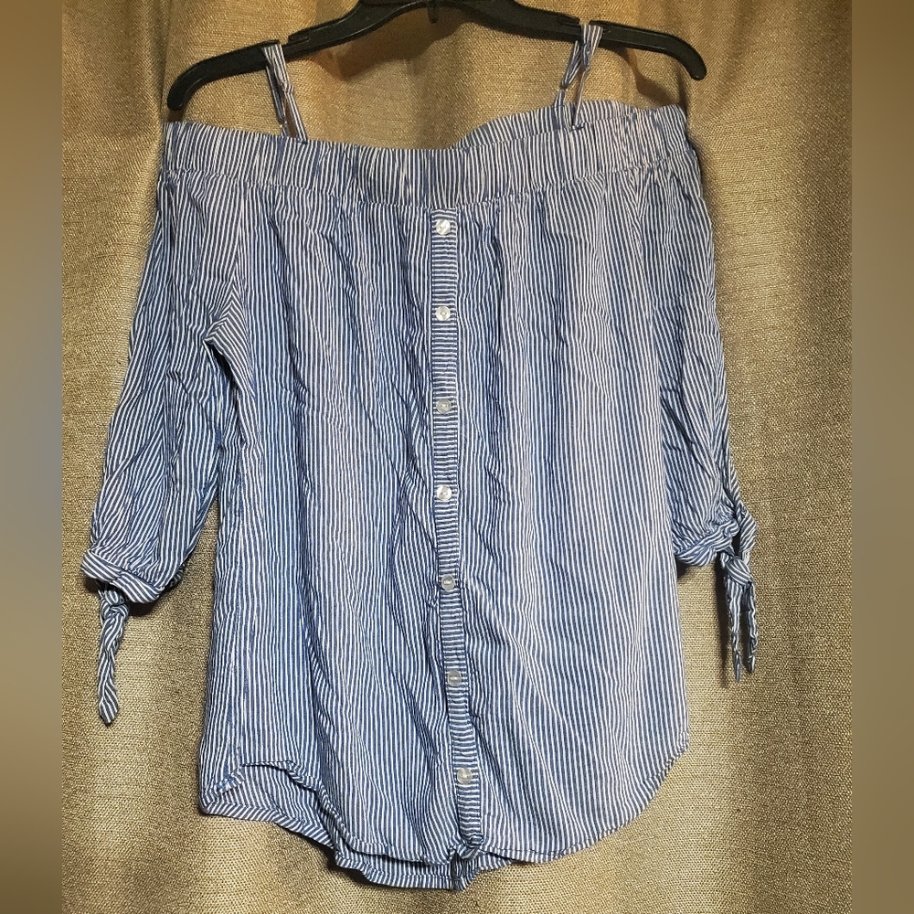 iZ BYER Blue & White vertical stripe Off Shoulder Top w/iridescent buttons SZ XL
